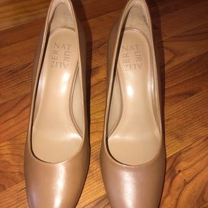 Naturalizer Gloria Pumps